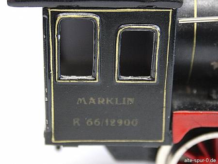 Märklin R 12890, Dampflokomotive 20 Volt, 2-achsig, schwarz, mit 2-achsigem, schwarzem Tender