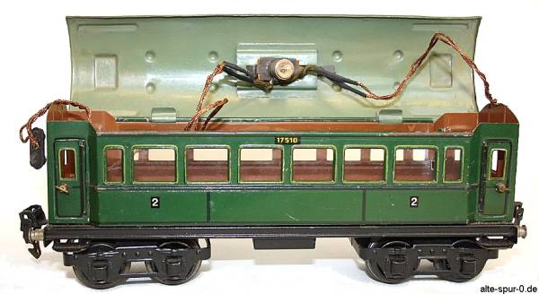 Märklin Personenwagen, 4-achsig, grün, alte Spur0 (Null)