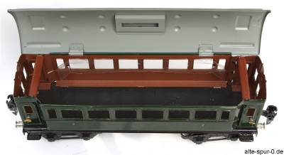 Märklin Personenwagen, 4-achsig, grün, alte Spur 0)