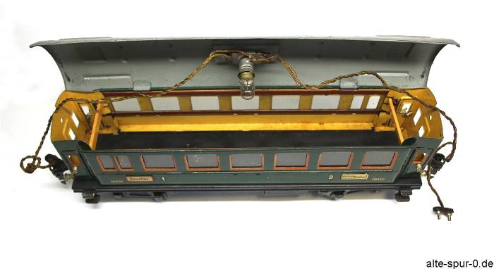 Märklin 18410 Personenwagen, 4-achsig, grün, alte Spur0