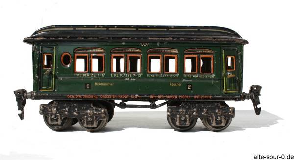 Märklin Personenwagen, 4-achsig, grün, Schriftzug für Wagennummer mittig, alte Spur 0
